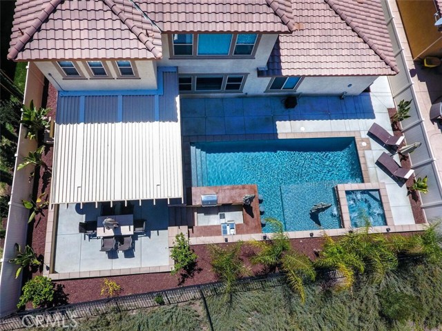 BEAUTIFUL BACKYARD AND POOL