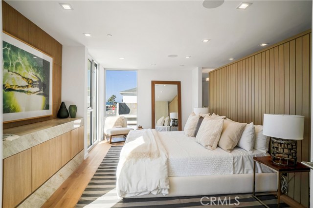121 2nd Street, Hermosa Beach, California 90254, 4 Bedrooms Bedrooms, ,4 BathroomsBathrooms,Residential,Sold,2nd,SB19073415