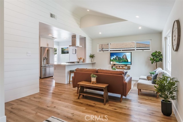 2517 Ralston Lane, Redondo Beach, California 90278, 3 Bedrooms Bedrooms, ,2 BathroomsBathrooms,Residential,Sold,Ralston,PV21156010