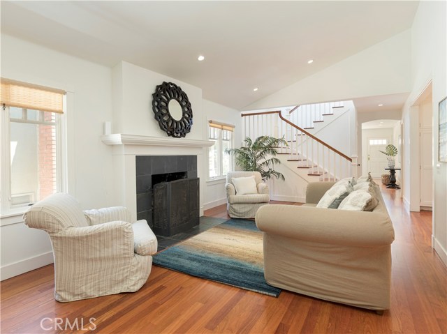 2713 Oak Avenue, Manhattan Beach, California 90266, 4 Bedrooms Bedrooms, ,2 BathroomsBathrooms,Residential,Sold,Oak,SB19125153