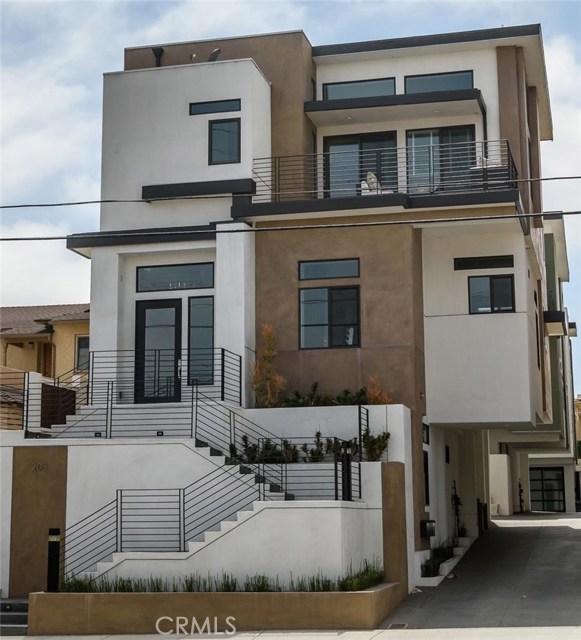 203 Prospect Avenue, Redondo Beach, California 90277, 3 Bedrooms Bedrooms, ,3 BathroomsBathrooms,Residential,Sold,Prospect,SB18141029