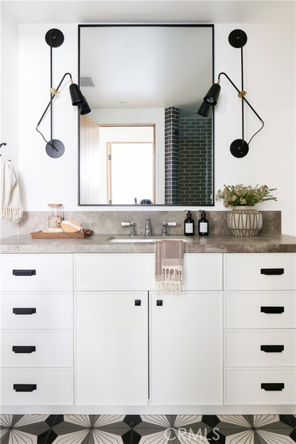 1720 Walnut Avenue, Manhattan Beach, California 90266, 5 Bedrooms Bedrooms, ,4 BathroomsBathrooms,Residential,Sold,Walnut,SB20059383