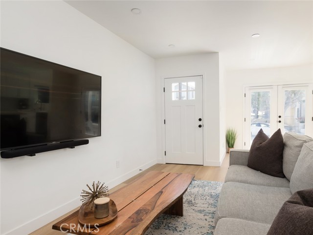 1015 2nd Street, Hermosa Beach, California 90254, 3 Bedrooms Bedrooms, ,2 BathroomsBathrooms,Residential,Sold,2nd,SB21062266