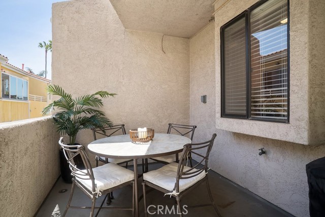 1315 Manhattan Beach Boulevard, Manhattan Beach, California 90266, 2 Bedrooms Bedrooms, ,2 BathroomsBathrooms,Residential,Sold,Manhattan Beach,SB18082751