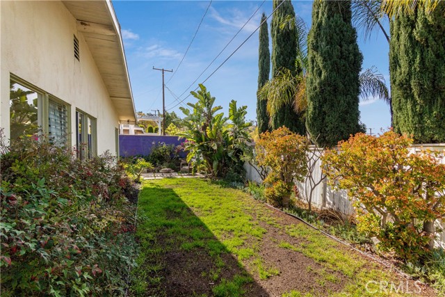 1915 Santa Rena Drive, Rancho Palos Verdes, California 90275, 4 Bedrooms Bedrooms, ,1 BathroomBathrooms,Residential,Sold,Santa Rena,PV21077963
