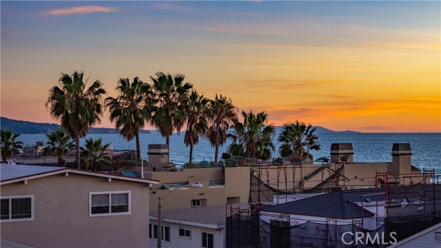 120 6th Street, Manhattan Beach, California 90266, 4 Bedrooms Bedrooms, ,3 BathroomsBathrooms,Residential,Sold,6th,SB20031178