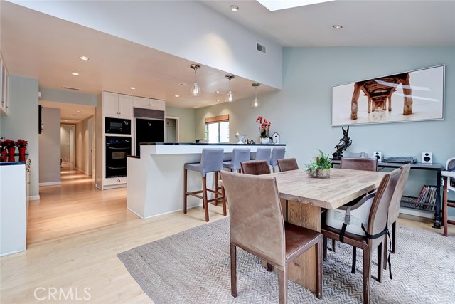 1212 Elm Avenue, Manhattan Beach, California 90266, 3 Bedrooms Bedrooms, ,2 BathroomsBathrooms,Residential,Sold,Elm,SB19051090