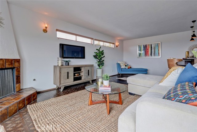 838 16th Street, Hermosa Beach, California 90254, 3 Bedrooms Bedrooms, ,1 BathroomBathrooms,Residential,Sold,16th,SB19108845