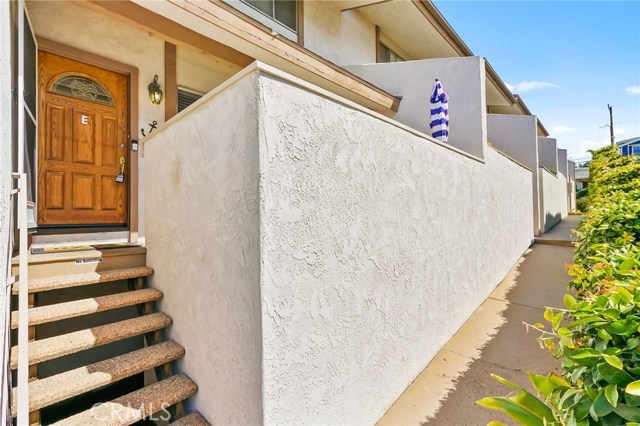 239 Juanita Avenue, Redondo Beach, California 90277, 2 Bedrooms Bedrooms, ,2 BathroomsBathrooms,Residential,Sold,Juanita,RS20073580