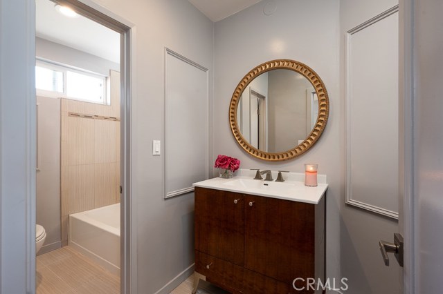 133 1st Street, Manhattan Beach, California 90266, 3 Bedrooms Bedrooms, ,2 BathroomsBathrooms,Residential,Sold,1st,SB20052011