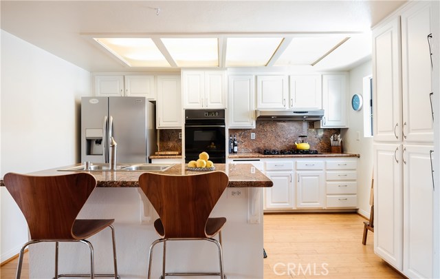 842 1st Street, Hermosa Beach, California 90254, 2 Bedrooms Bedrooms, ,3 BathroomsBathrooms,Residential,Sold,1st,SB20131143