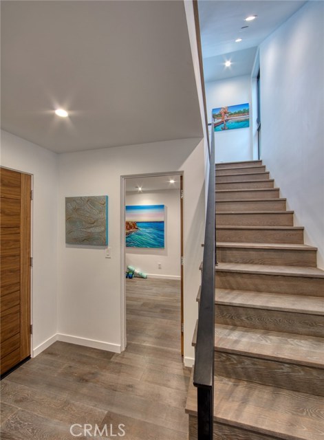 945 7th Street, Hermosa Beach, California 90254, 4 Bedrooms Bedrooms, ,3 BathroomsBathrooms,Residential,Sold,7th,SB19140226