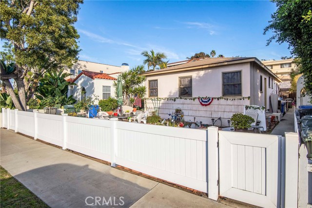 910 Pacific Coast, Redondo Beach, California 90277, ,Residential Income,Sold,Pacific Coast,SB18268394