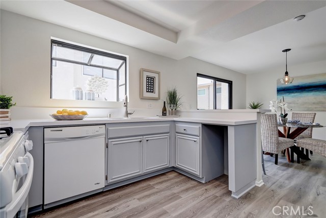 1916 Rockefeller Lane, Redondo Beach, California 90278, 3 Bedrooms Bedrooms, ,2 BathroomsBathrooms,Residential,Sold,Rockefeller,SB20073261