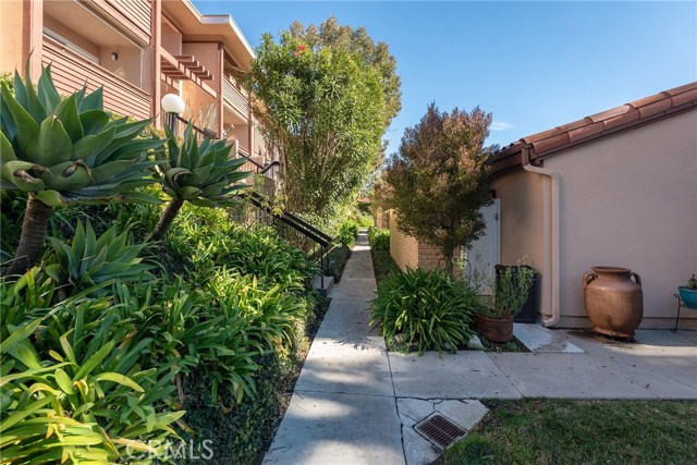 5937 Armaga Spring Road, Rancho Palos Verdes, California 90275, 2 Bedrooms Bedrooms, ,1 BathroomBathrooms,Residential,Sold,Armaga Spring,SB19018120