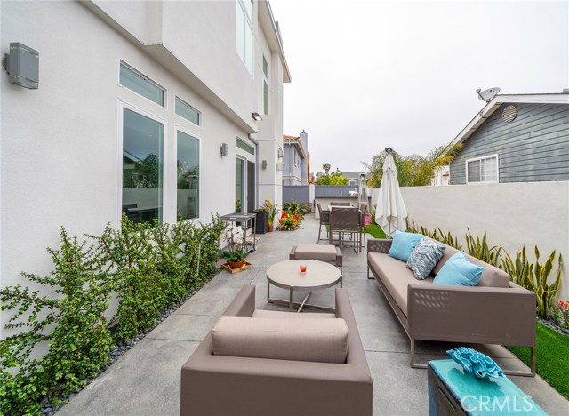 1921 Speyer Lane, Redondo Beach, California 90278, 4 Bedrooms Bedrooms, ,3 BathroomsBathrooms,Residential,Sold,Speyer,PV19099072