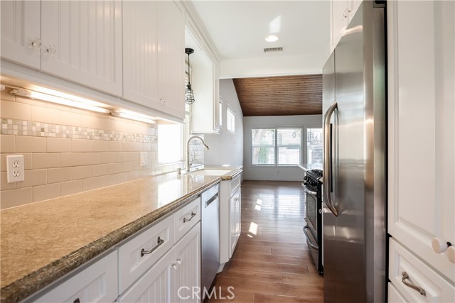 641 27th Street, Manhattan Beach, California 90266, 2 Bedrooms Bedrooms, ,1 BathroomBathrooms,Residential,Sold,27th,SB20174860