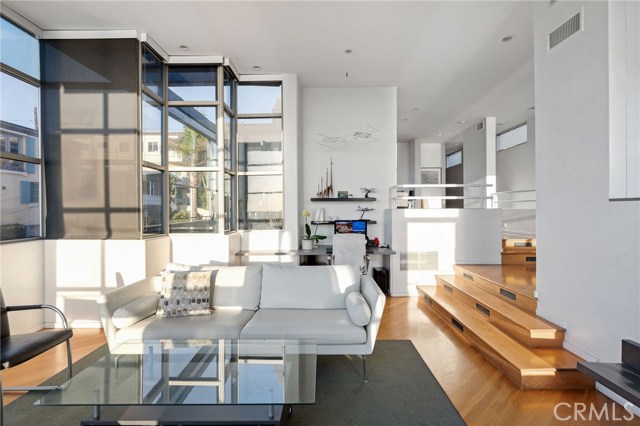2519 Crest Drive, Manhattan Beach, California 90266, 2 Bedrooms Bedrooms, ,2 BathroomsBathrooms,Residential,Sold,Crest,SB20237672