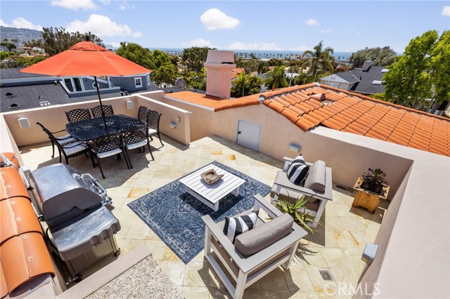 556 Helberta Avenue, Redondo Beach, California 90277, 4 Bedrooms Bedrooms, ,3 BathroomsBathrooms,Residential,Sold,Helberta,SB20115662