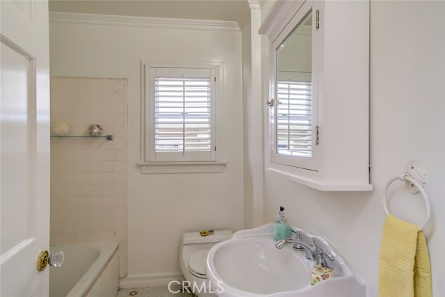 102 Juanita Avenue, Redondo Beach, California 90277, 2 Bedrooms Bedrooms, ,1 BathroomBathrooms,Residential,Sold,Juanita,SB19205626