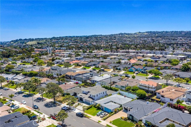 1325 Gertruda Avenue, Redondo Beach, California 90277, 5 Bedrooms Bedrooms, ,4 BathroomsBathrooms,Residential,Sold,Gertruda,SB20095721