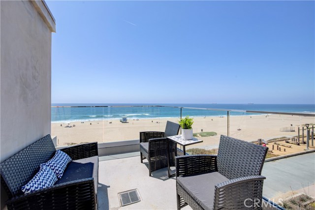 2522 The Strand, Manhattan Beach, California 90266, 3 Bedrooms Bedrooms, ,2 BathroomsBathrooms,Residential,Sold,The Strand,SB19094440