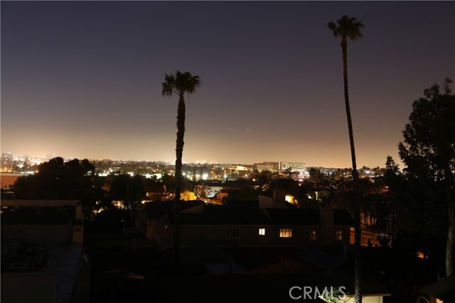24444 Hawthorne Boulevard, Torrance, California 90505, 2 Bedrooms Bedrooms, ,2 BathroomsBathrooms,Residential,Sold,Hawthorne,SB17129552