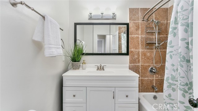 3 Bed Home for Sale in Lake Balboa, California