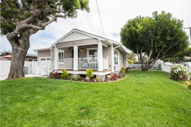 1600 Clark Lane, Redondo Beach, California 90278, 2 Bedrooms Bedrooms, ,1 BathroomBathrooms,Residential,Sold,Clark,SB20145473