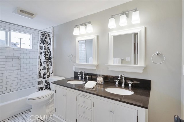 2013 Curtis Avenue, Redondo Beach, California 90278, 3 Bedrooms Bedrooms, ,1 BathroomBathrooms,Residential,Sold,Curtis,SB21099383