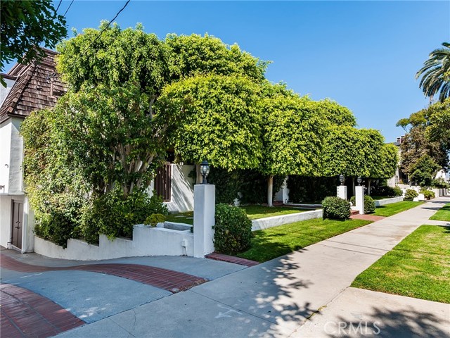 317 Broadway, Redondo Beach, California 90277, 3 Bedrooms Bedrooms, ,2 BathroomsBathrooms,Residential,Sold,Broadway,SB17224085