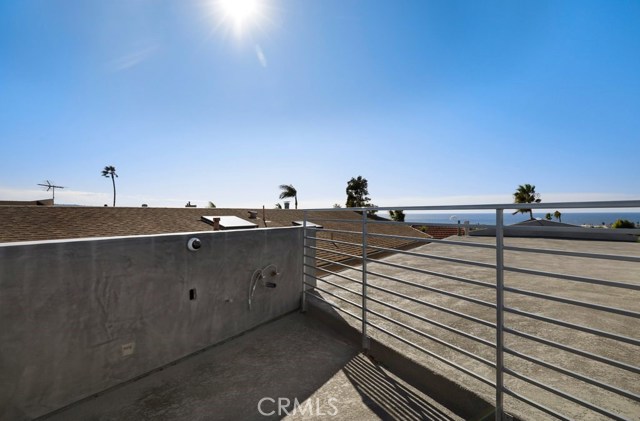 2031 Hillcrest Drive, Hermosa Beach, California 90254, 3 Bedrooms Bedrooms, ,4 BathroomsBathrooms,Residential,Sold,Hillcrest,PW20026303