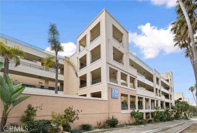 120 The Village, Redondo Beach, California 90277, 1 Bedroom Bedrooms, ,1 BathroomBathrooms,Residential,Sold,The Village,SB20256381