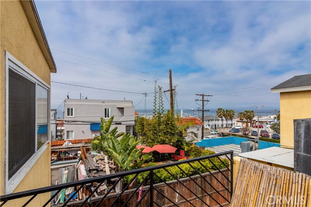 320 Rosecrans Avenue, Manhattan Beach, California 90266, ,Residential Income,Sold,Rosecrans,SB20143180