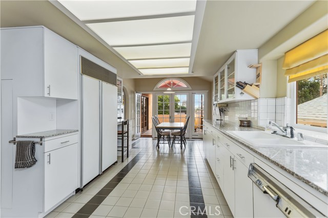 595 31st Street, Manhattan Beach, California 90266, 4 Bedrooms Bedrooms, ,1 BathroomBathrooms,Residential,Sold,31st,SB20193425