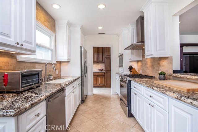 719 Maria Avenue, Redondo Beach, California 90277, 3 Bedrooms Bedrooms, ,2 BathroomsBathrooms,Residential,Sold,Maria,SB19111857