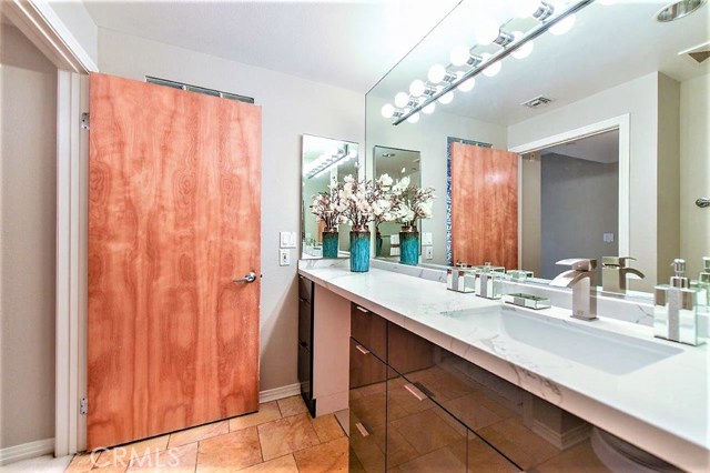 2 Bed Home for Sale in Los Angeles, California