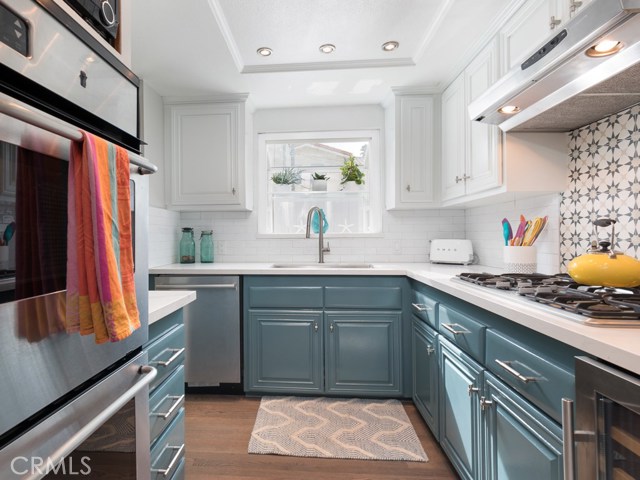 711 Irena Avenue, Redondo Beach, California 90277, 4 Bedrooms Bedrooms, ,2 BathroomsBathrooms,Residential,Sold,Irena,SB19226574