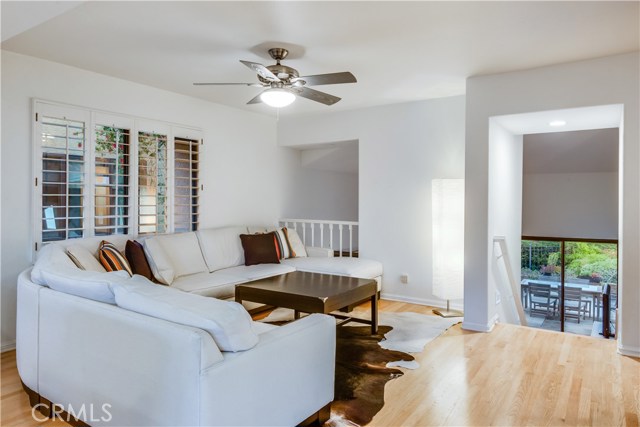 27 Coronado Court, Manhattan Beach, California 90266, 2 Bedrooms Bedrooms, ,3 BathroomsBathrooms,Residential,Sold,Coronado,PV18241500