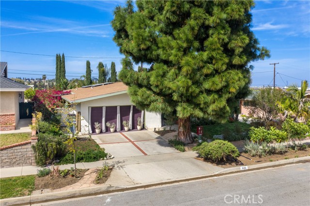 1915 Santa Rena Drive, Rancho Palos Verdes, California 90275, 4 Bedrooms Bedrooms, ,1 BathroomBathrooms,Residential,Sold,Santa Rena,PV21077963