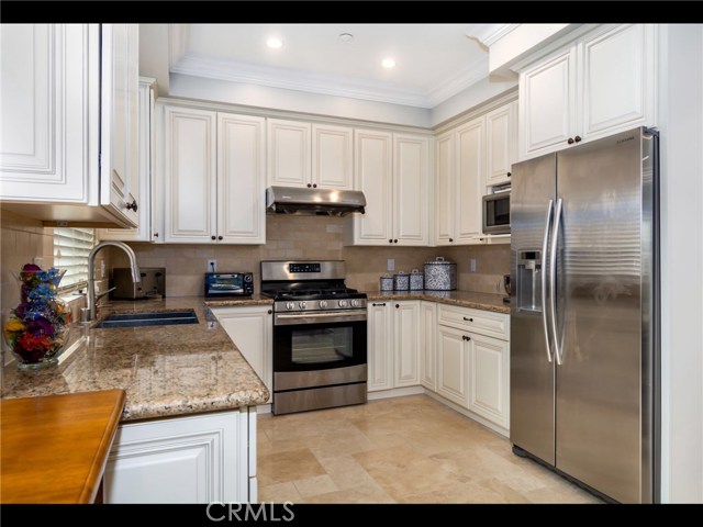 Kitchen on front house