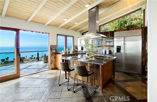 773 Via Del Monte, Palos Verdes Estates, California 90274, 3 Bedrooms Bedrooms, ,5 BathroomsBathrooms,Residential,Sold,Via Del Monte,PV19125055