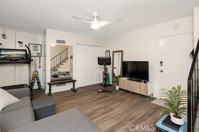 515 Meyer Lane, Redondo Beach, California 90278, 2 Bedrooms Bedrooms, ,1 BathroomBathrooms,Residential,Sold,Meyer,SB21117464