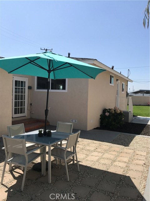 2523 Ripley Avenue, Redondo Beach, California 90278, 2 Bedrooms Bedrooms, ,1 BathroomBathrooms,Residential,Sold,Ripley,SB17158332