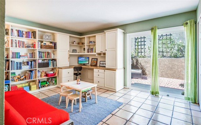 ....leads to private backyard