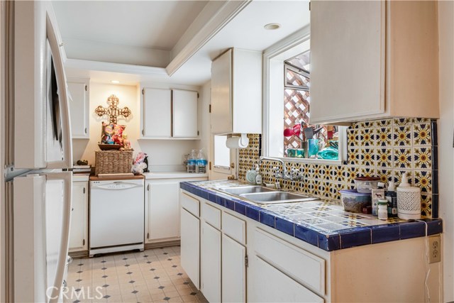 428 28th Street, Hermosa Beach, California 90254, 2 Bedrooms Bedrooms, ,1 BathroomBathrooms,Residential,Sold,28th,SB19275440