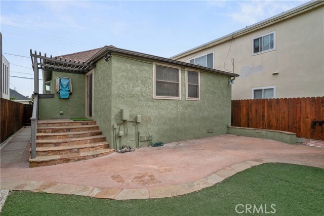 654 8th Street, Hermosa Beach, California 90254, 3 Bedrooms Bedrooms, ,1 BathroomBathrooms,Residential,Sold,8th,SB19076473