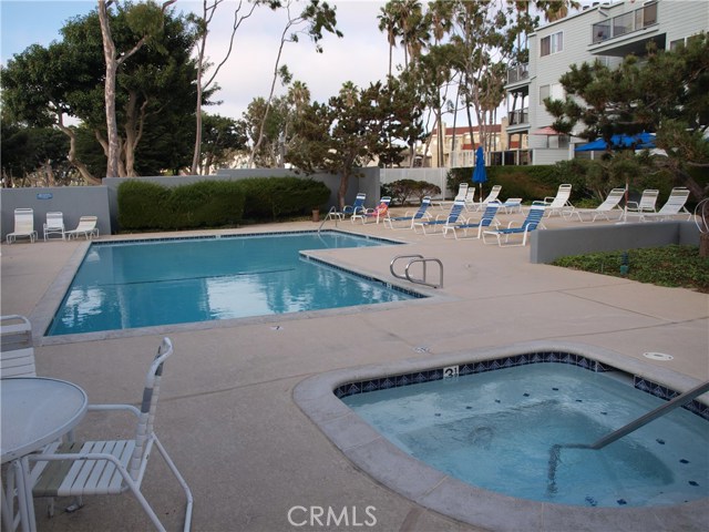 240 The Village, Redondo Beach, California 90277, 1 Bedroom Bedrooms, ,1 BathroomBathrooms,Residential,Sold,The Village,SB17166583