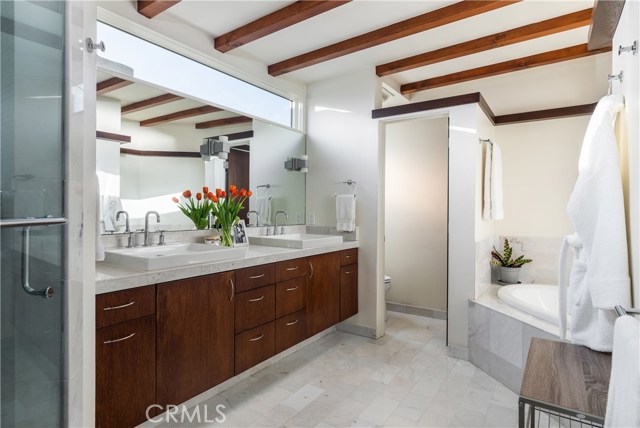 2404 Laurel Avenue, Manhattan Beach, California 90266, 5 Bedrooms Bedrooms, ,4 BathroomsBathrooms,Residential,Sold,Laurel,SB20035806