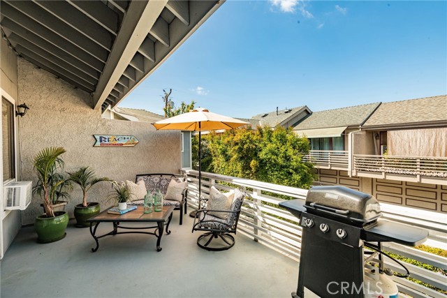 2216 Manhattan Beach Boulevard, Redondo Beach, California 90278, 3 Bedrooms Bedrooms, ,3 BathroomsBathrooms,Residential,Sold,Manhattan Beach,SB21089939